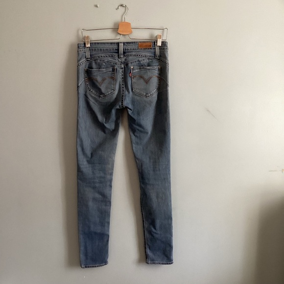 Levi’s Women’s Jeans - Picture 2 of 3